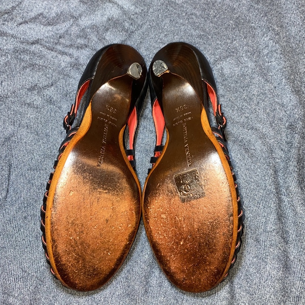 Vintage Bottega Veneta kitten heel shoes. Leather size 36 1/2 US size 6. - Picture 3 of 6